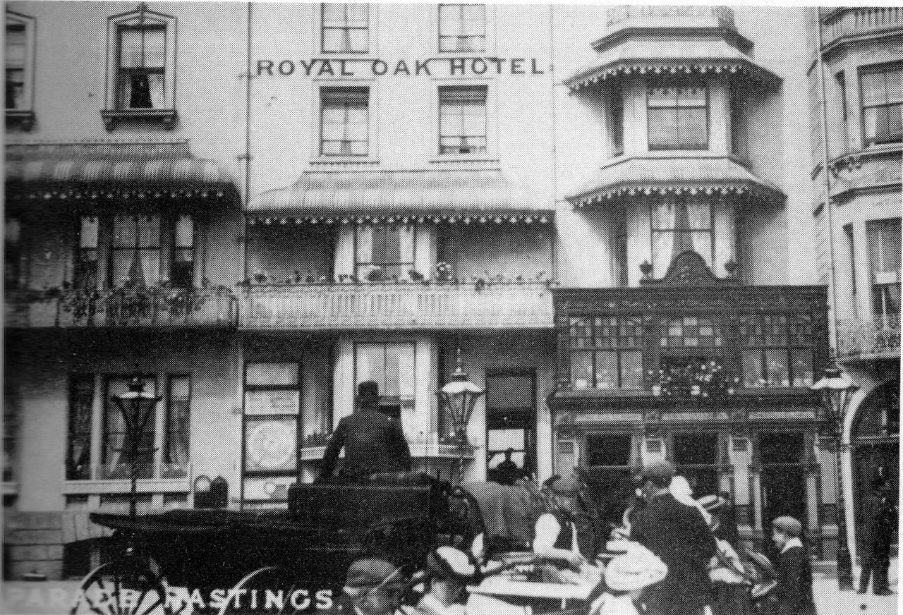 File:The-Royal-Oak-Hotel-from-Caroline-Place.-1905..jpg