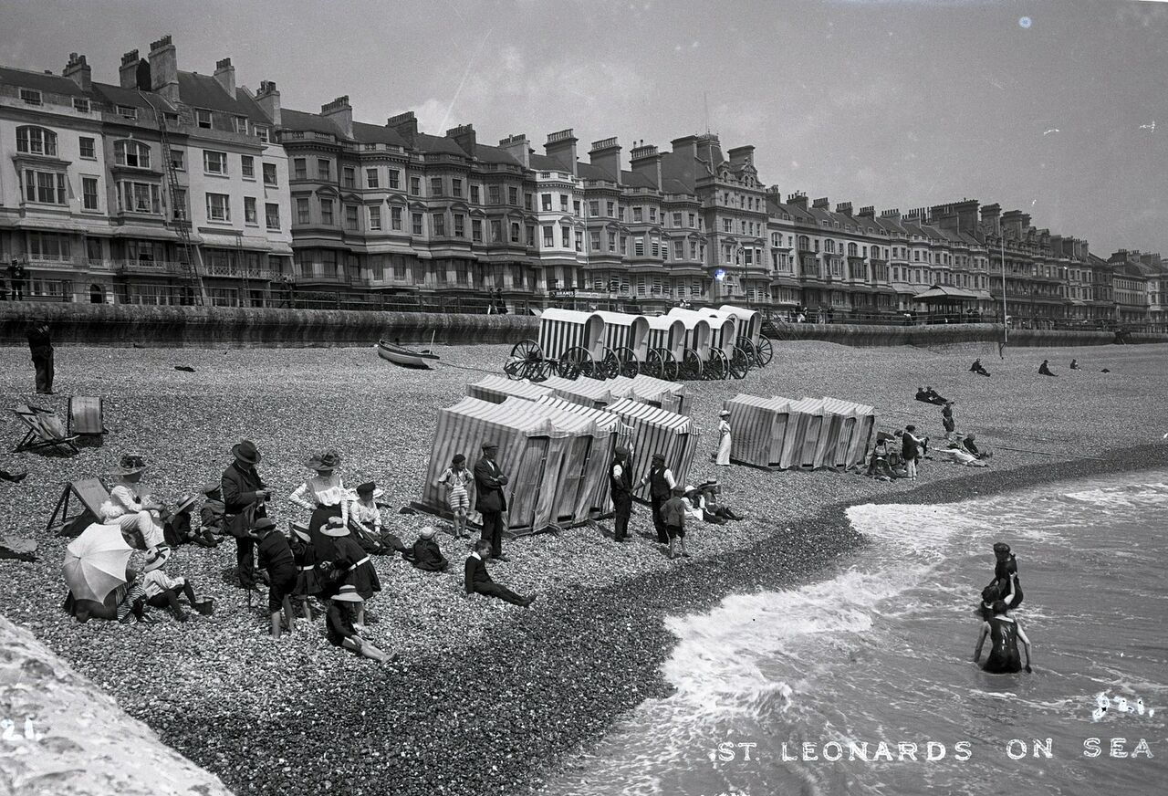 File:The-beach-at-Eversfield-Place-c1905.jpg