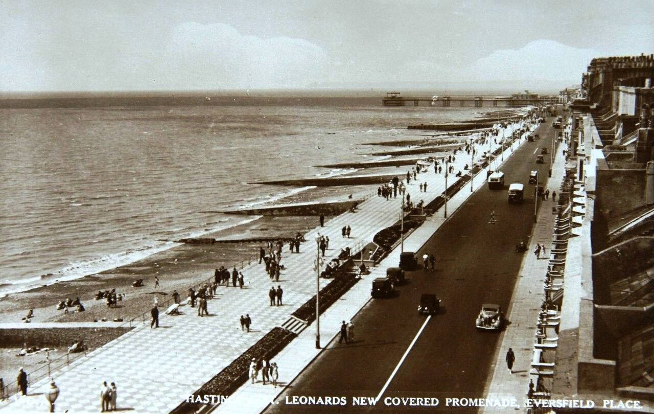 File:The-new-covered-parade-extention-1937..jpg