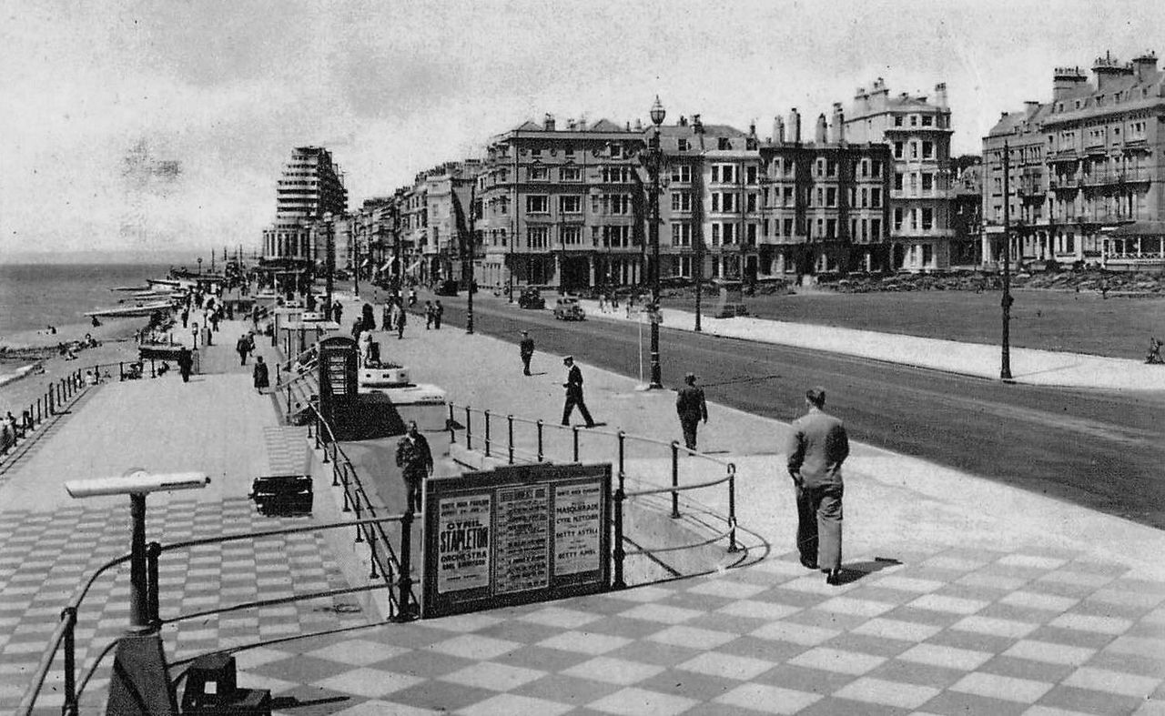 File:The-promenade-at-Warrior-Square-in-1952..jpg