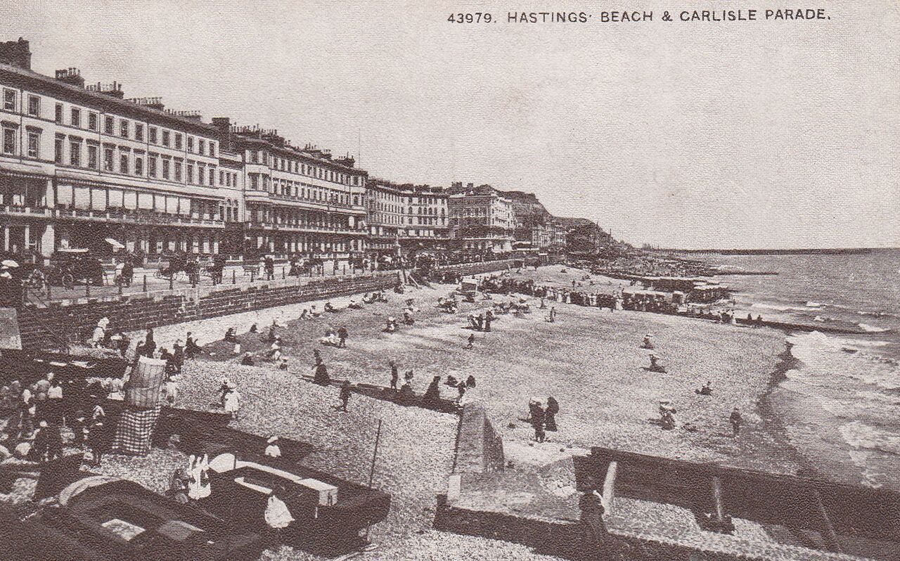 File:The Beach & Carlisle Parade, Hastings.jpg