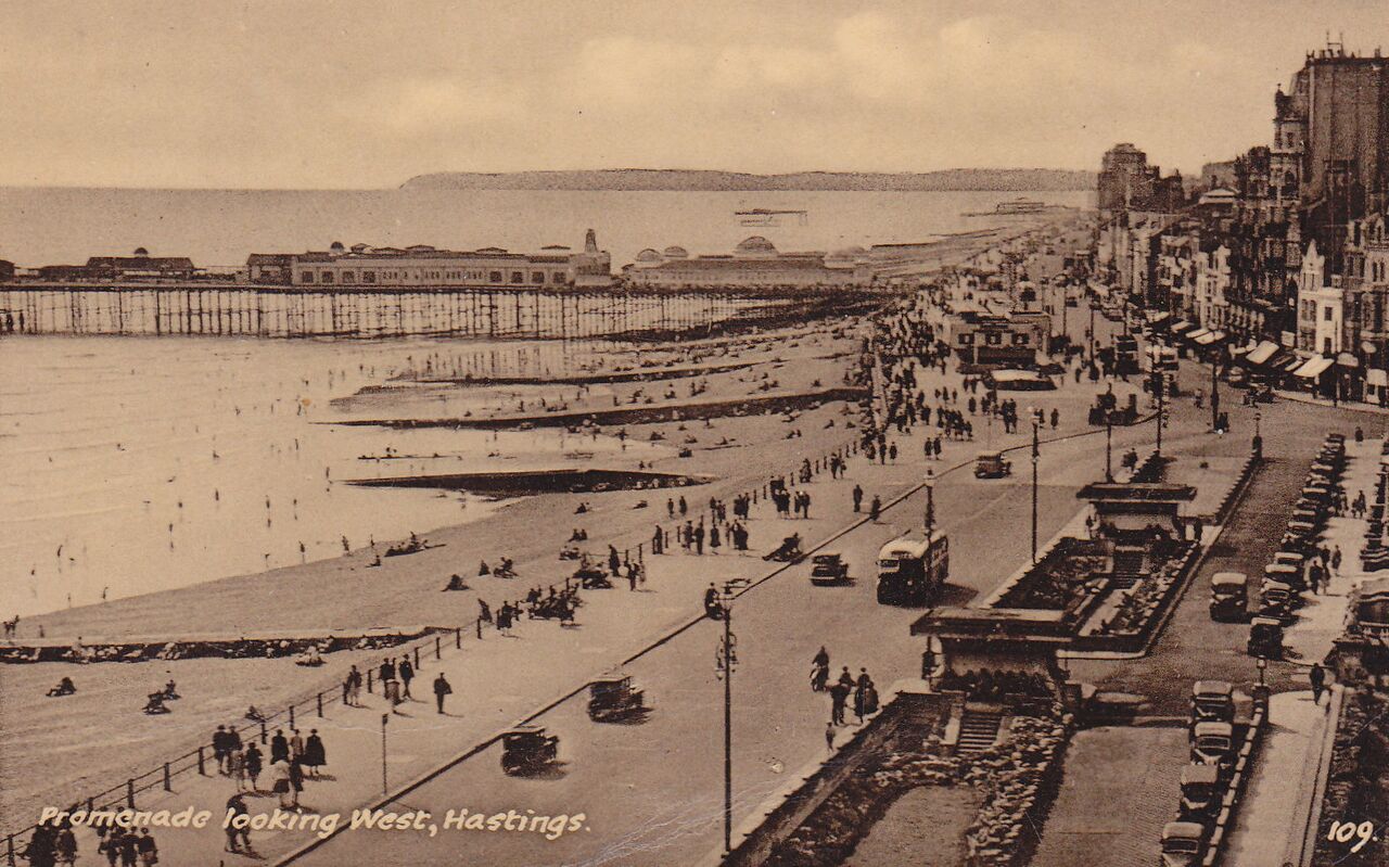File:The Promanade looking East, Hastings. - 5398454744.jpg