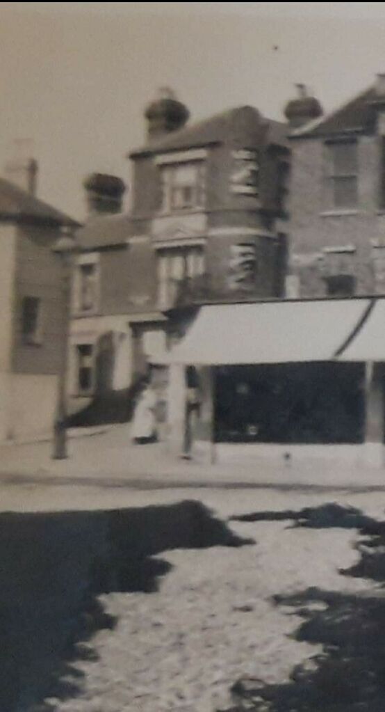 File:Tom White's Corner c1900.jpg