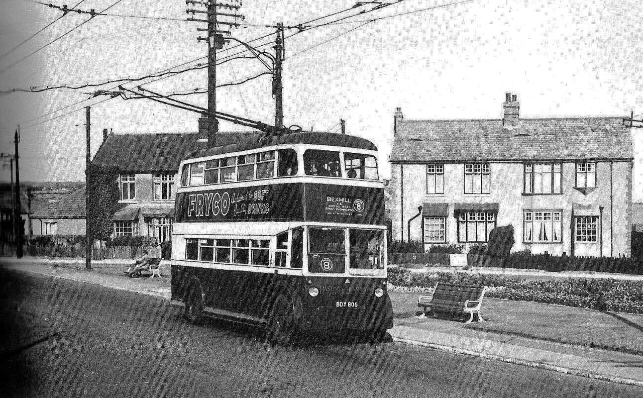 File:Trolley-Bus-opposite-the-Bull-Inn-going-to-Bexhill-1953.jpg