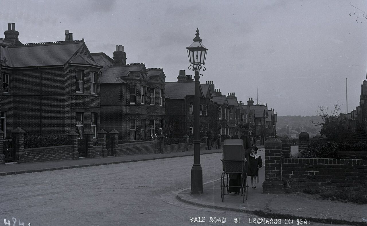 File:Vale-Road.-1905..jpg