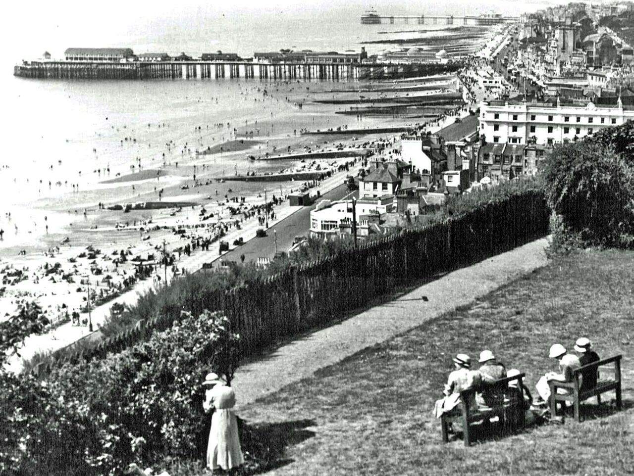 File:View-looking-West-from-Castle-1925.jpg