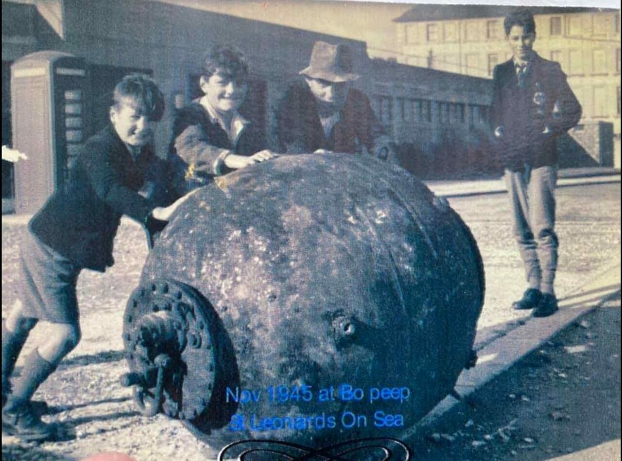 File:WW2 Sea Mine at the Bathing Pool Nov. 1945.jpg