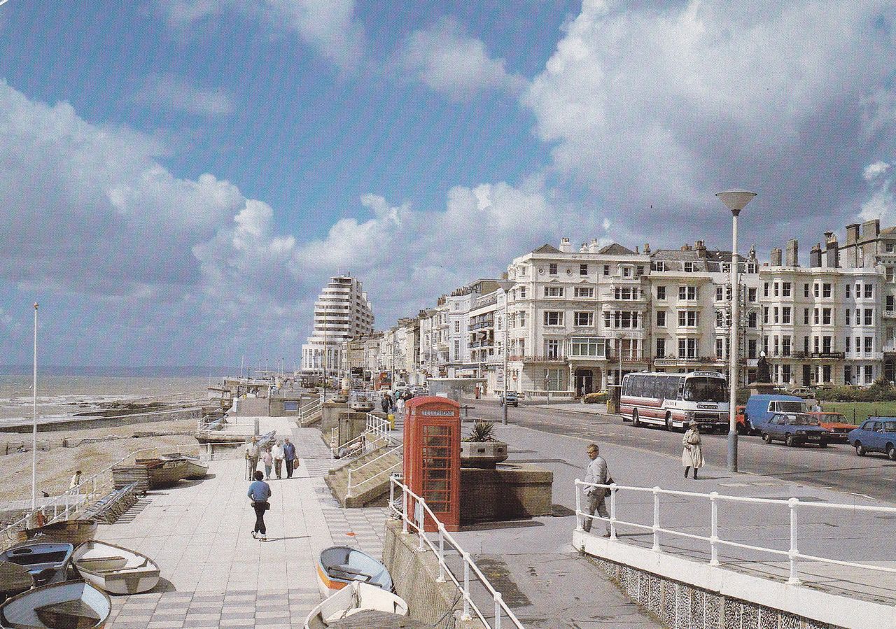 File:Warrior Square, St.Leonards on Sea.jpg