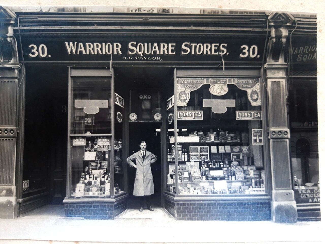 File:Warrior Square Stores - 30 Western Road c1905..jpg