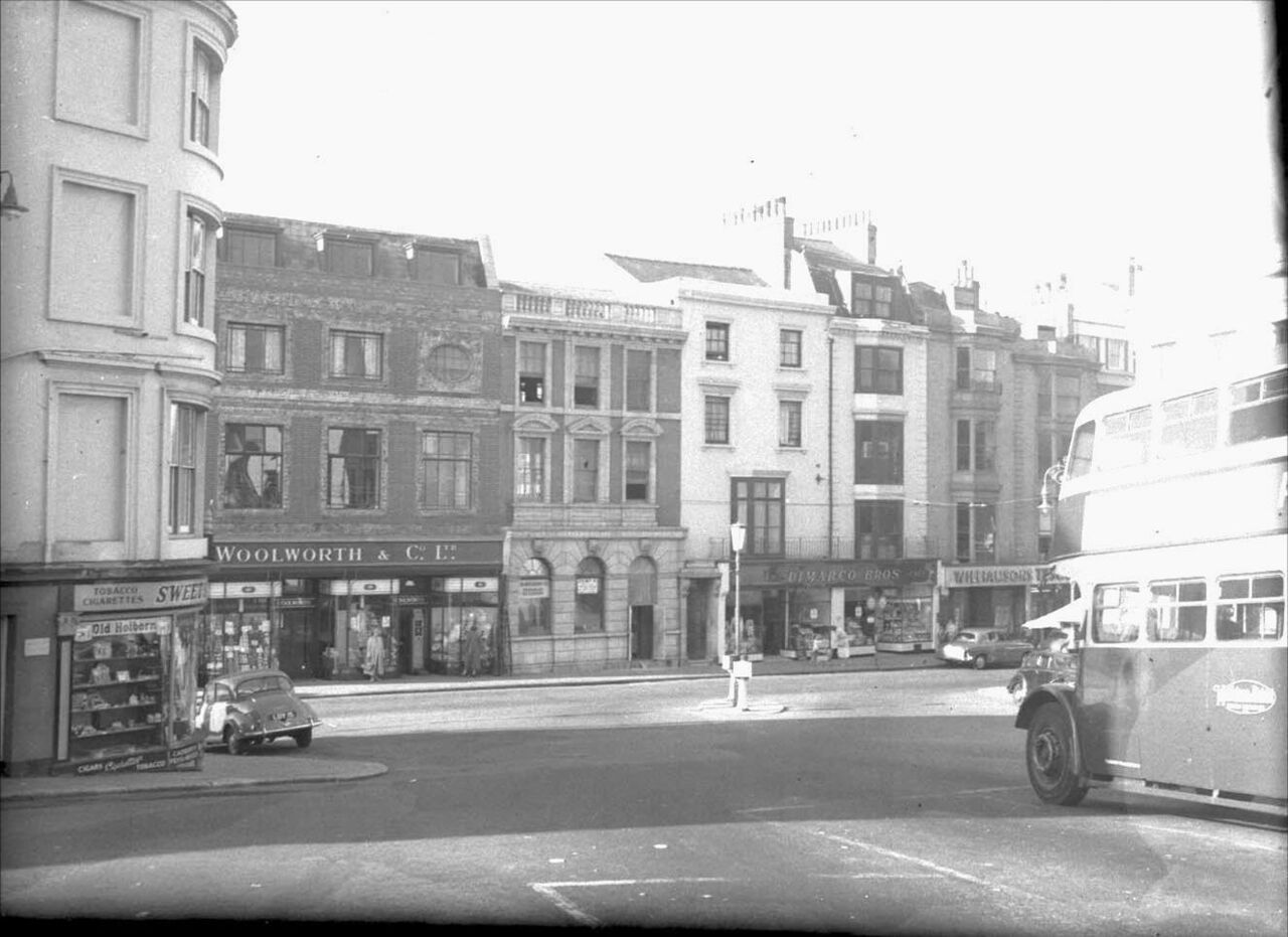 File:Wellington Place 1950s.jpg
