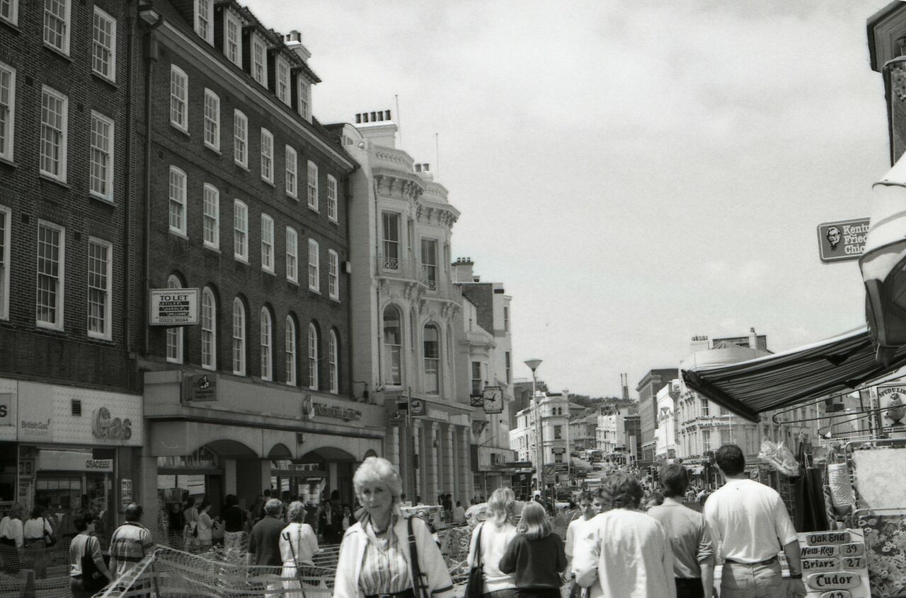 File:Wellington Place 1977.jpg