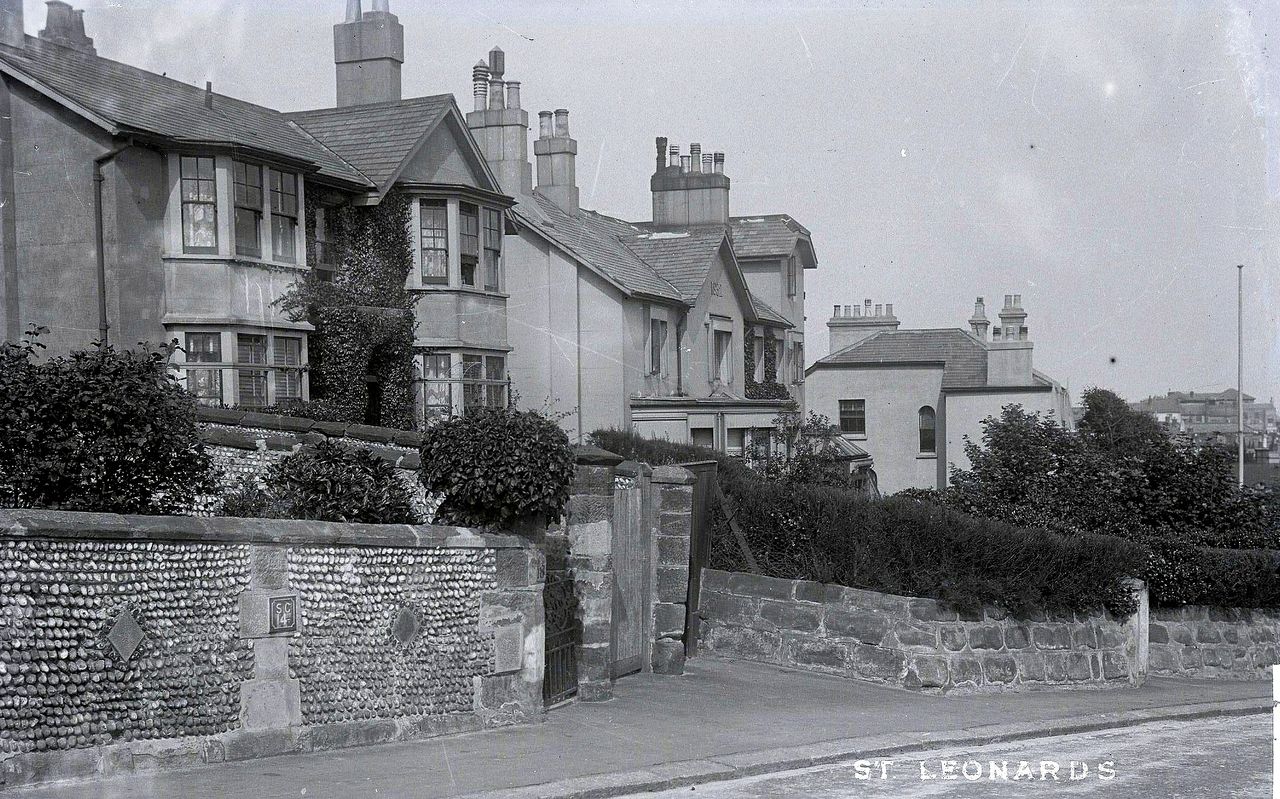 File:West-Hill-Road-St-Leonards-Bottom-End.-c1905..jpg