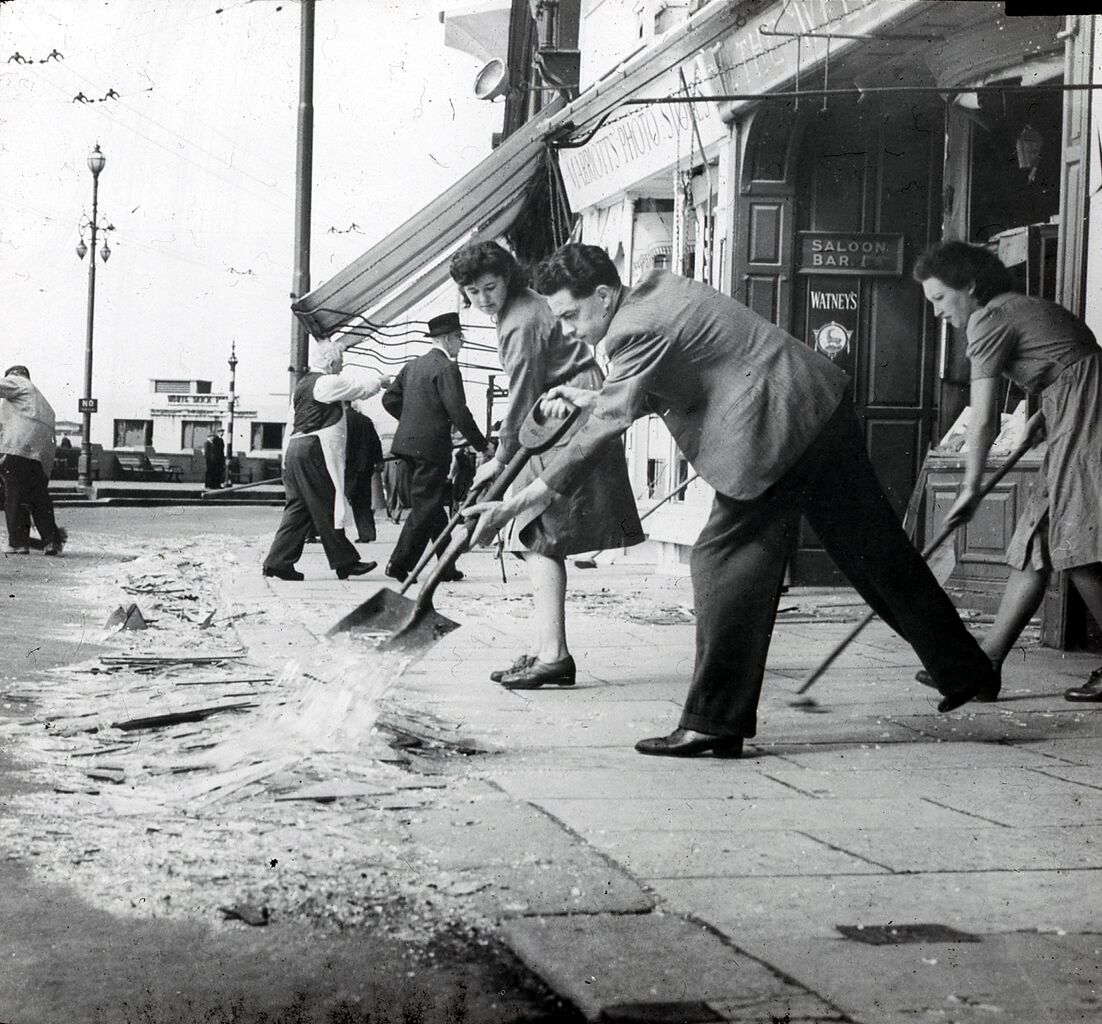 File:White-Rock-30-06-1944.jpg