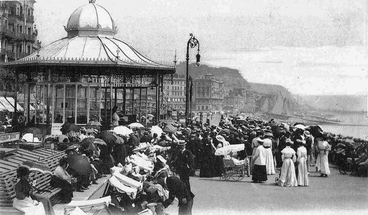 File:White-Rock-Parade.-1905..jpg